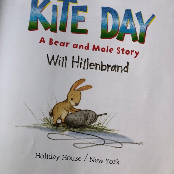 Kite Day: A Bear and Mole Story - Picture 3 of 9